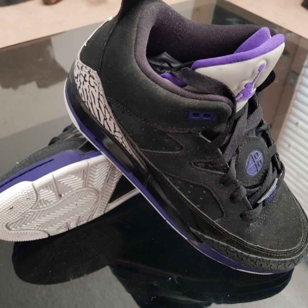 Jordan 3 Retro Black Court Purple used great condition